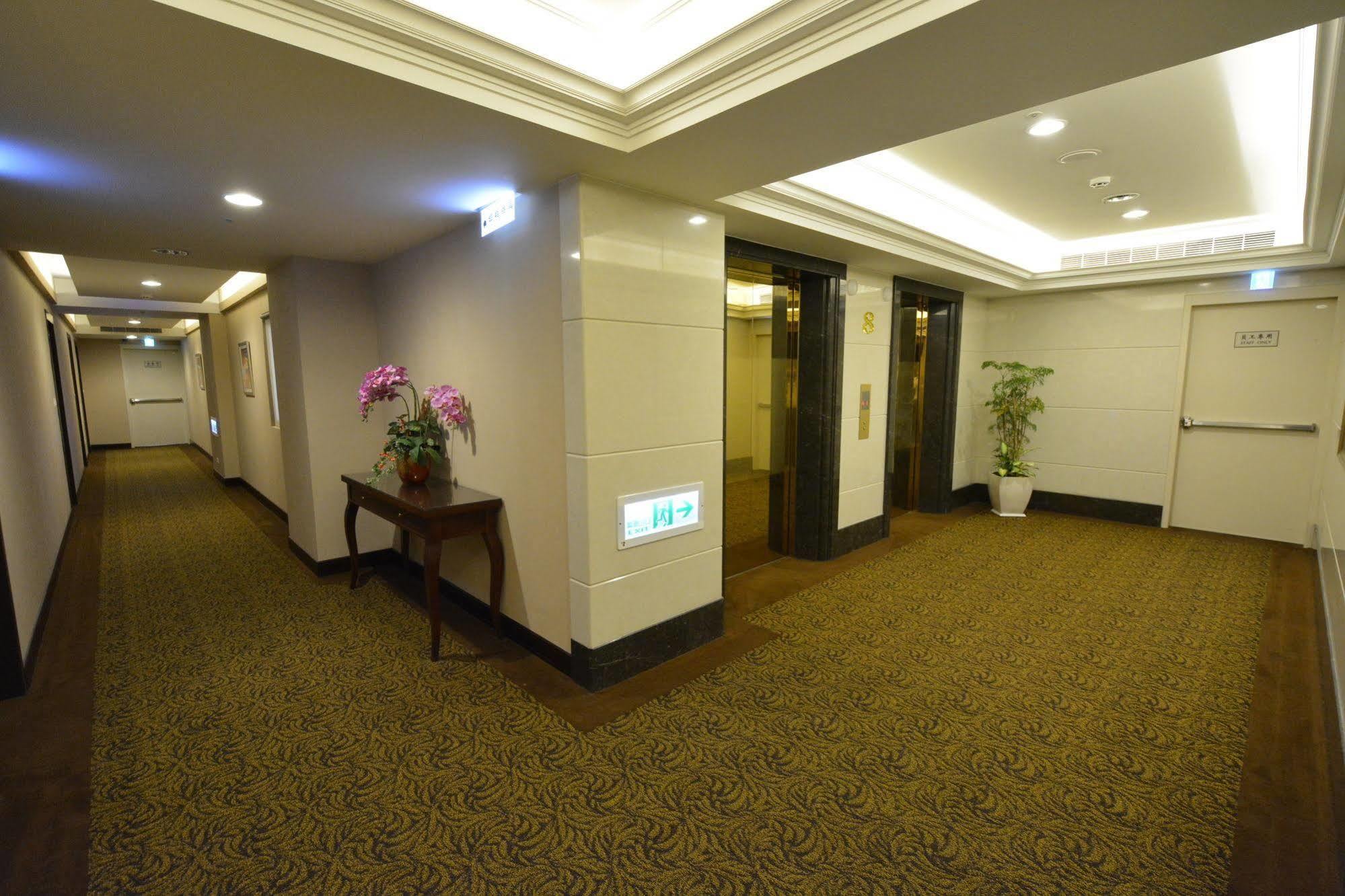 Fushin Hotel Taichung Exterior photo